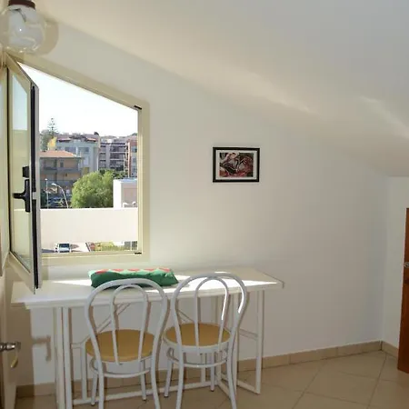Apartment Mansarda Lione *